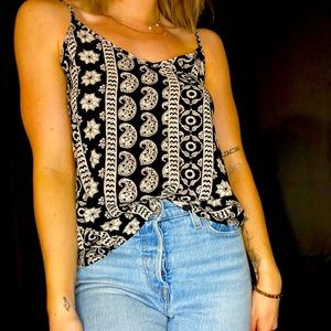 Patterned tank top with adjustable straps